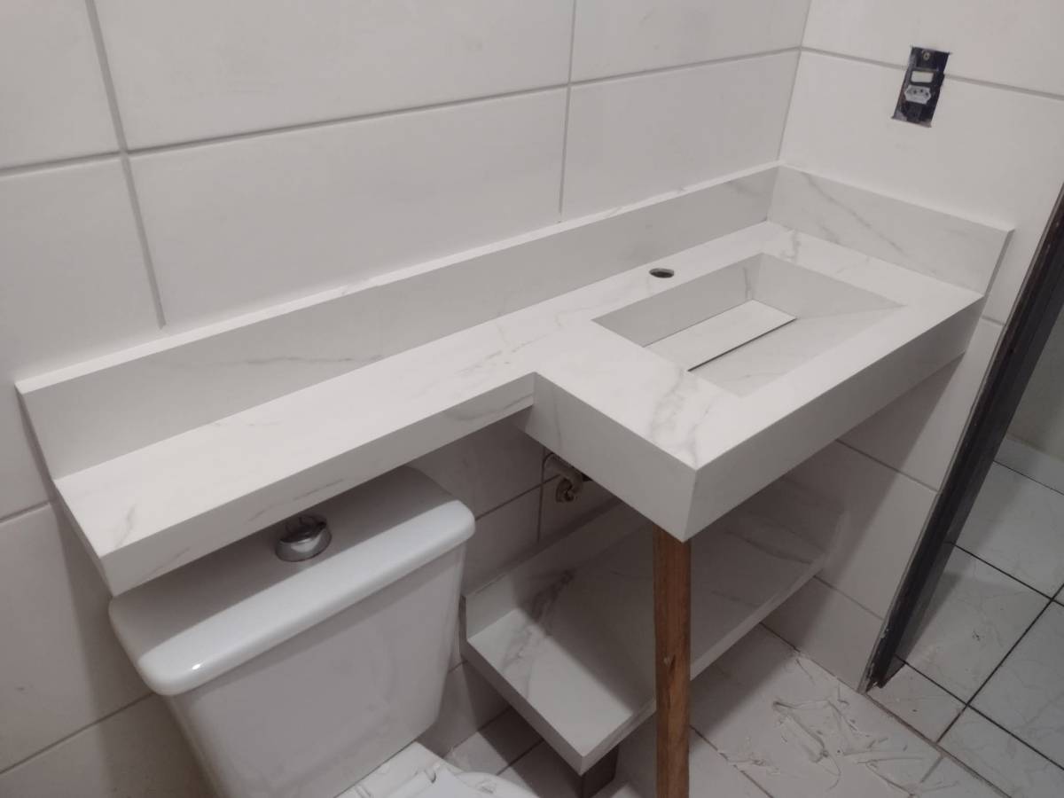 Sou especialista em ladrilhos em geral a mais de 15 anos no ramo, acabamentos de primeira - Torres Novas - Tiling