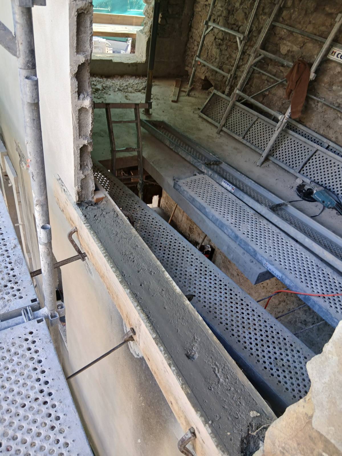 Pb06 construção - Sintra - Corte de Betão