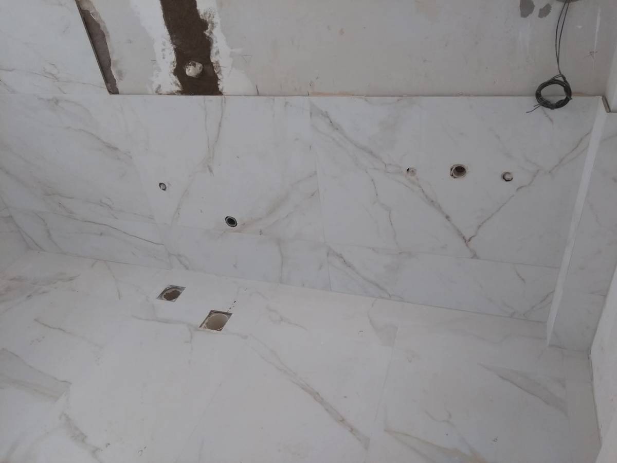 Sou especialista em ladrilhos em geral a mais de 15 anos no ramo, acabamentos de primeira - Torres Novas - Remodel a Room