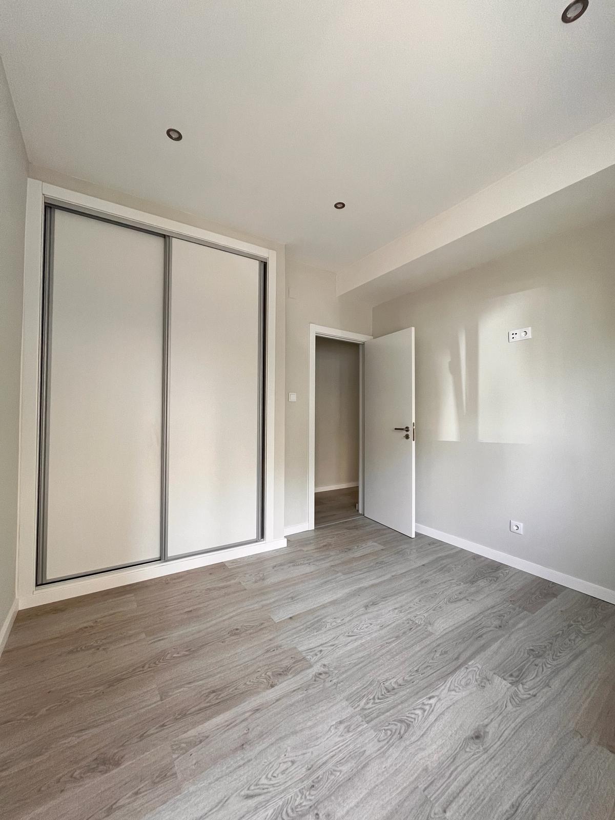 Hogar renovado - Odivelas - Adición de pared interior