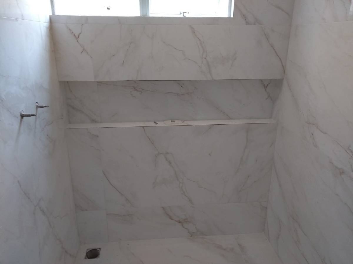 Sou especialista em ladrilhos em geral a mais de 15 anos no ramo, acabamentos de primeira - Torres Novas - Demolition Services