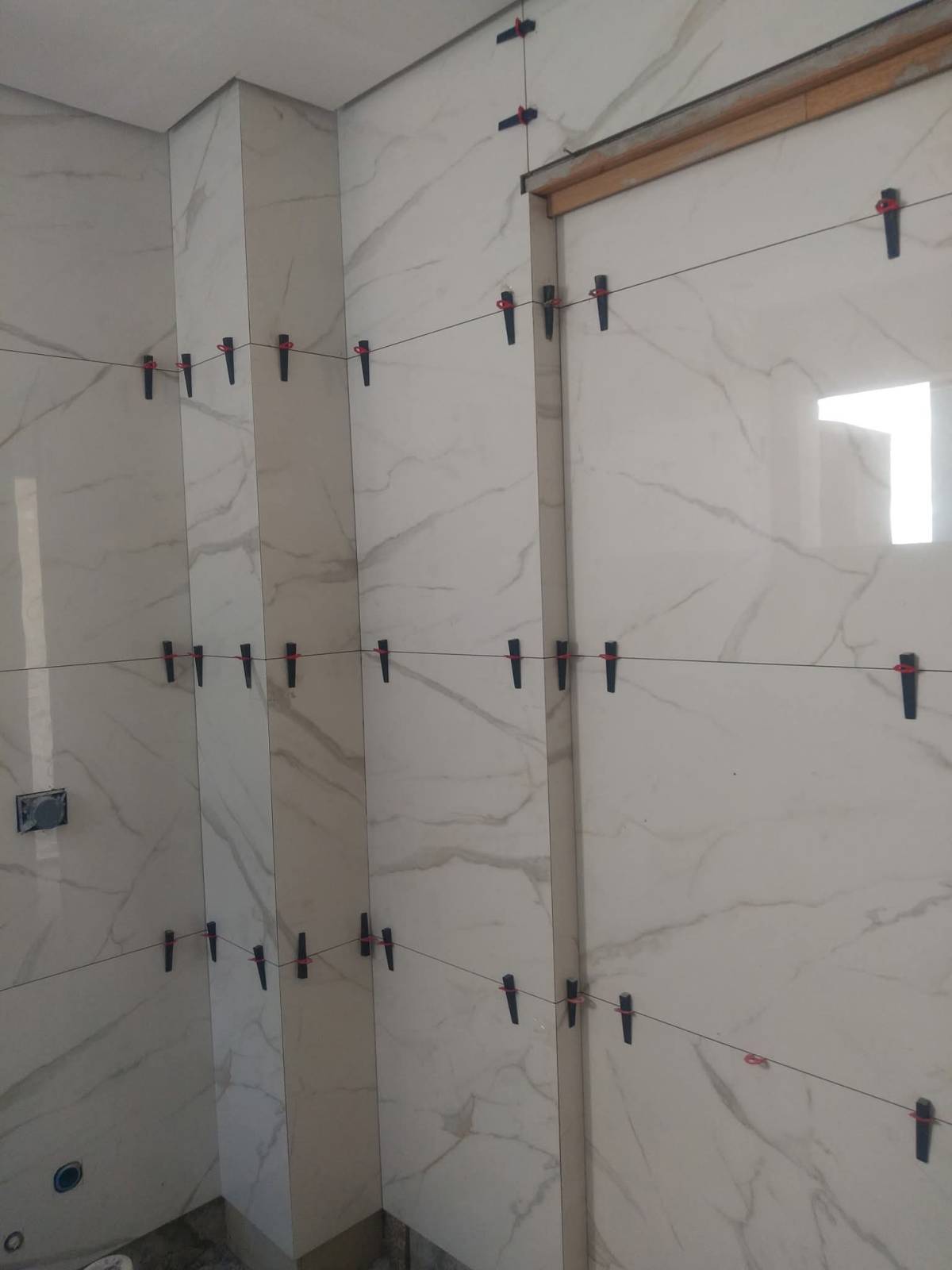 Sou especialista em ladrilhos em geral a mais de 15 anos no ramo, acabamentos de primeira - Torres Novas - Tile Repair