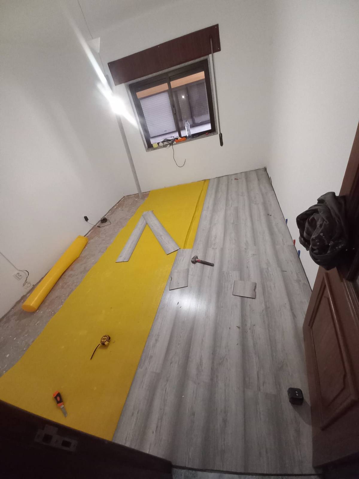 Hogar renovado - Odivelas - Instalación de interruptores y enchufes