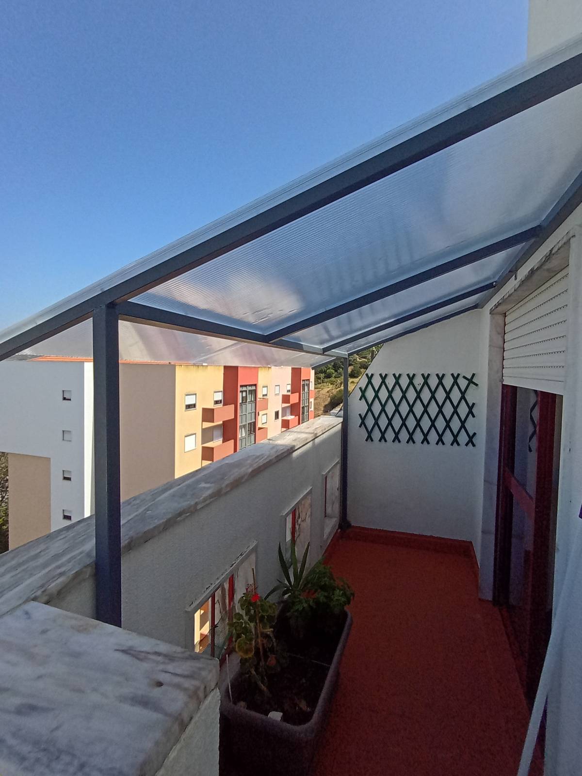 Creative Mult - Sintra - Reparatur des Garagentors
