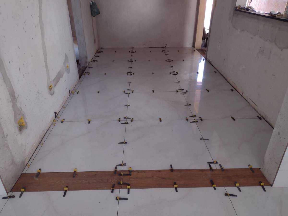 Sou especialista em ladrilhos em geral a mais de 15 anos no ramo, acabamentos de primeira - Torres Novas - New Home Construction
