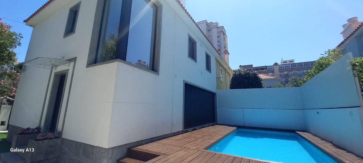 Ricardo Pintor - Nazaré - Interior Wall Addition