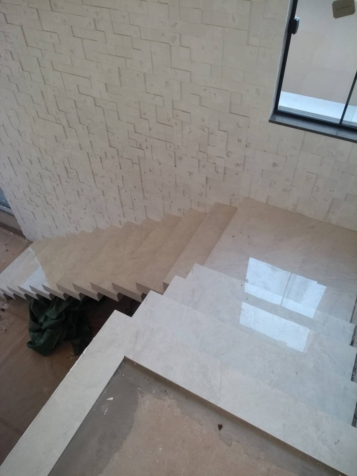 Sou especialista em ladrilhos em geral a mais de 15 anos no ramo, acabamentos de primeira - Torres Novas - Home Remodeling