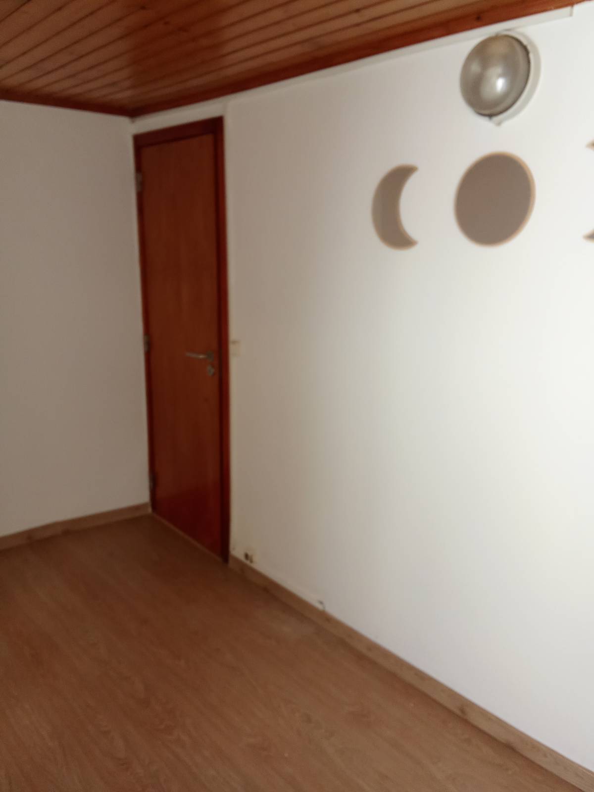 Antonio Luiz - Caldas da Rainha - Montagem de Mesa de Bilhar