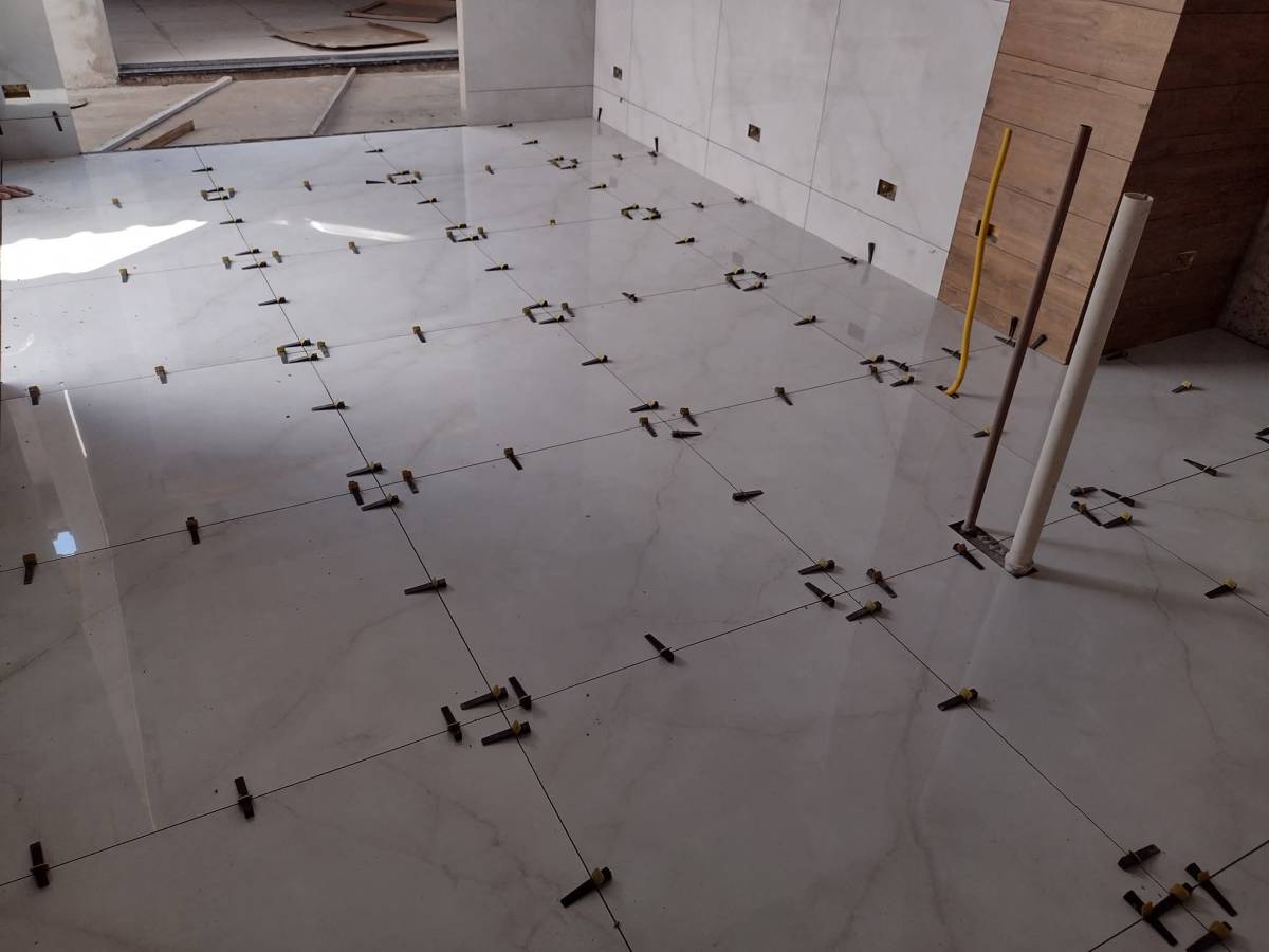 Sou especialista em ladrilhos em geral a mais de 15 anos no ramo, acabamentos de primeira - Torres Novas - Masonry Construction Services