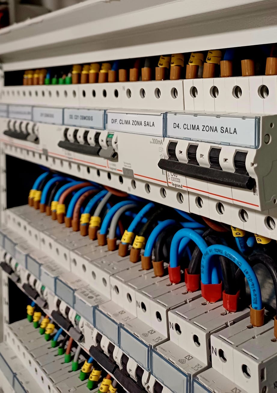 FEQ Soluções eletricas - Braga - Elektro- und Verdrahtungsprobleme