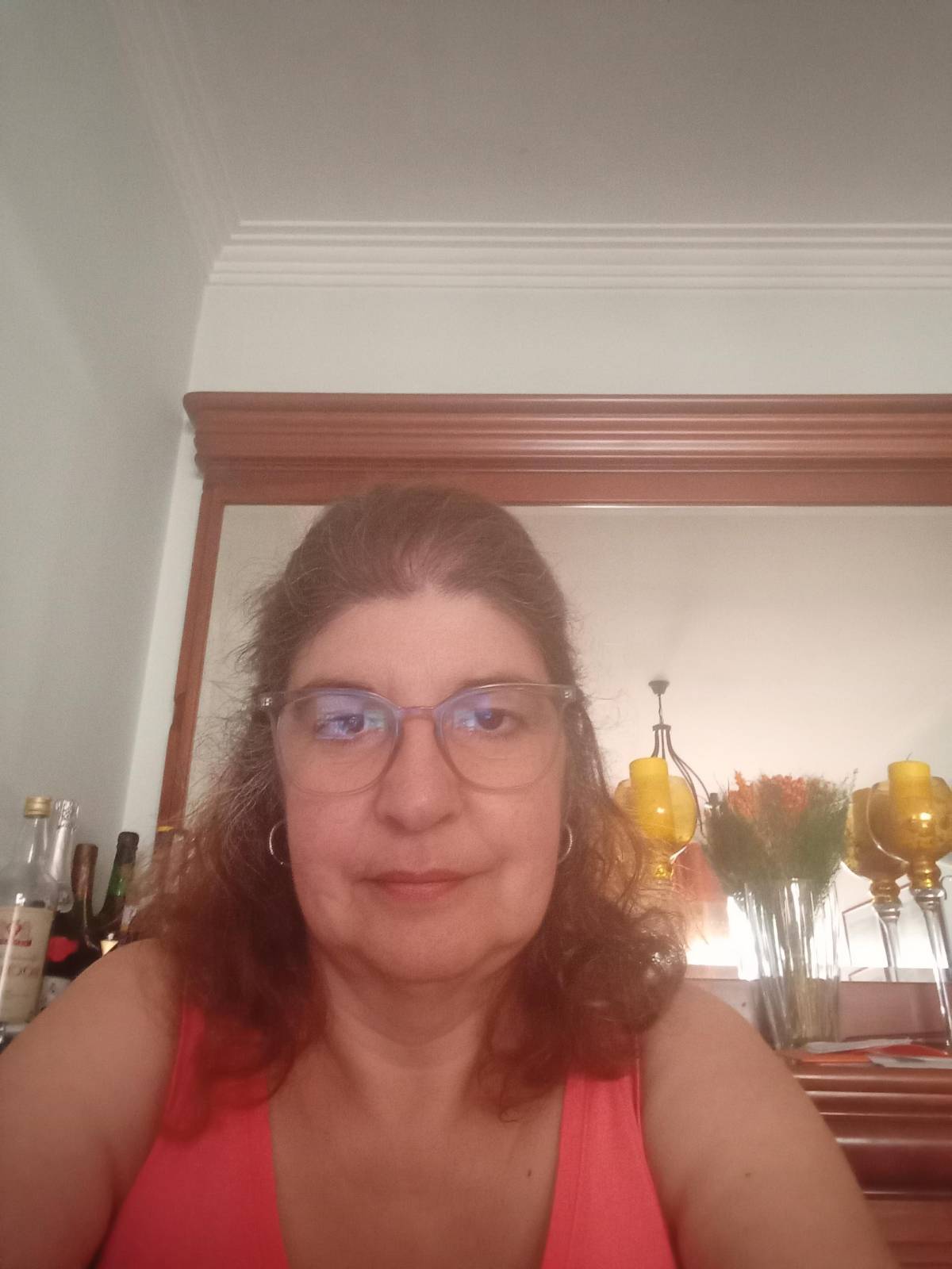 Maria João Barata - Almada - Lavagem de Roupa e Engomadoria