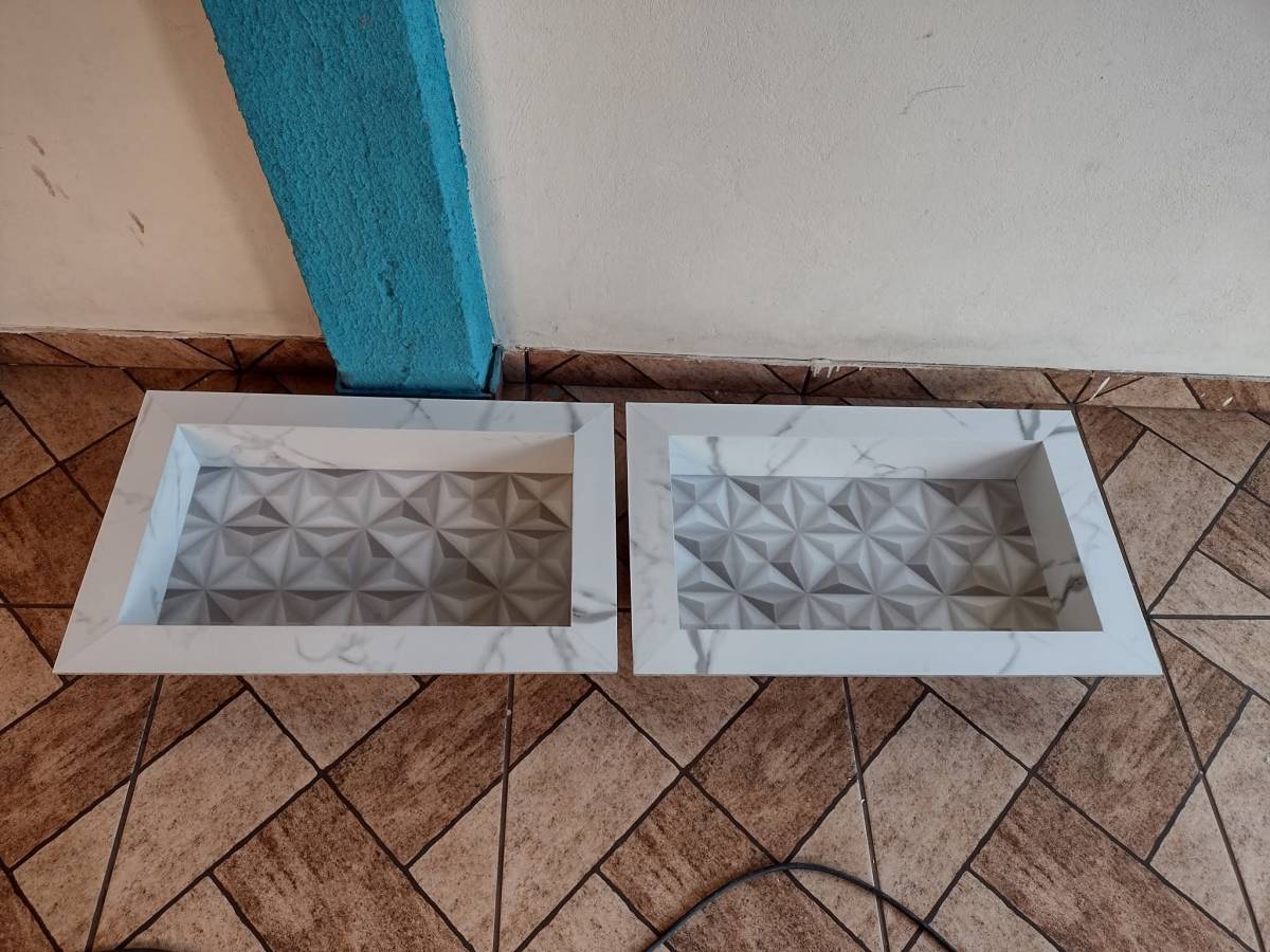 Sou especialista em ladrilhos em geral a mais de 15 anos no ramo, acabamentos de primeira - Torres Novas - Baseboards