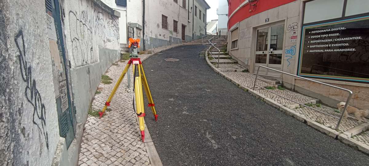 Senhor - Sesimbra - Reparação de Tubos de Canalização