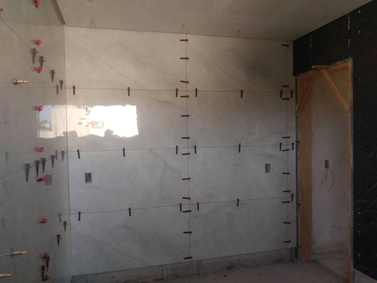 Sou especialista em ladrilhos em geral a mais de 15 anos no ramo, acabamentos de primeira - Torres Novas - Balcony Remodel