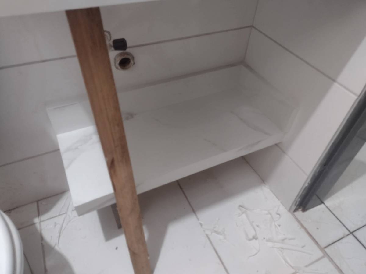 Sou especialista em ladrilhos em geral a mais de 15 anos no ramo, acabamentos de primeira - Torres Novas - Drop Ceiling