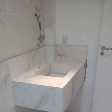 Sou especialista em ladrilhos em geral a mais de 15 anos no ramo, acabamentos de primeira - Torres Novas - New Home Construction