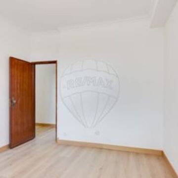 Hogar renovado - Odivelas - Montaje de cunas