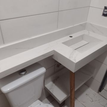 Sou especialista em ladrilhos em geral a mais de 15 anos no ramo, acabamentos de primeira - Torres Novas - Tiling