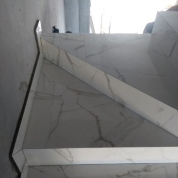 Sou especialista em ladrilhos em geral a mais de 15 anos no ramo, acabamentos de primeira - Torres Novas - Caulking