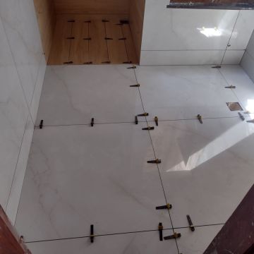 Sou especialista em ladrilhos em geral a mais de 15 anos no ramo, acabamentos de primeira - Torres Novas - Interior Wall Addition