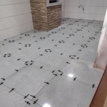 Sou especialista em ladrilhos em geral a mais de 15 anos no ramo, acabamentos de primeira - Torres Novas - Balcony Remodel