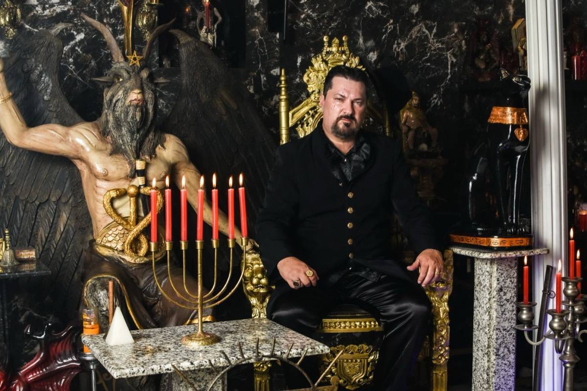 Bruxo do milenio - Lisboa - Tarot Card Reader Entertainment