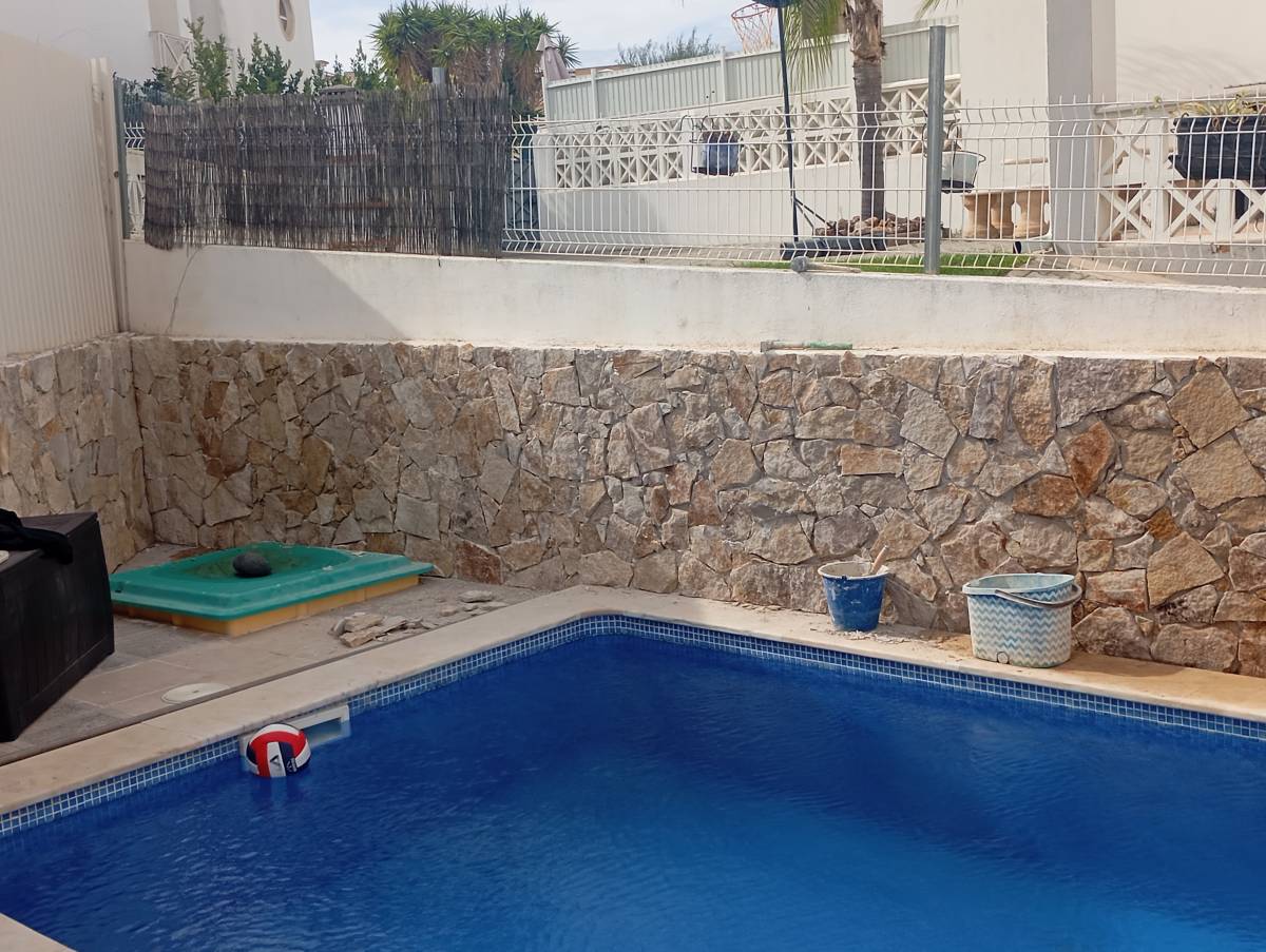 Amândio - Albufeira - Tratamento de Relvado