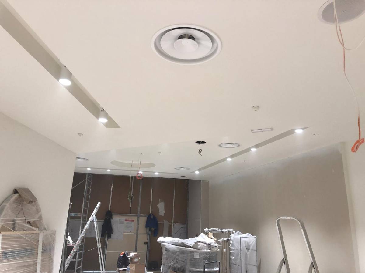 WORKER CONSTRUCTION - Amadora - Interior Wall Addition