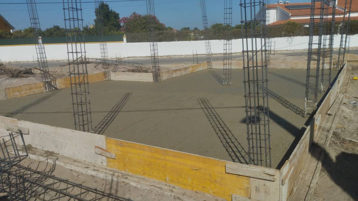 B&S Construção Civil - Setúbal - Instalación de suelos de baldosas o piedras