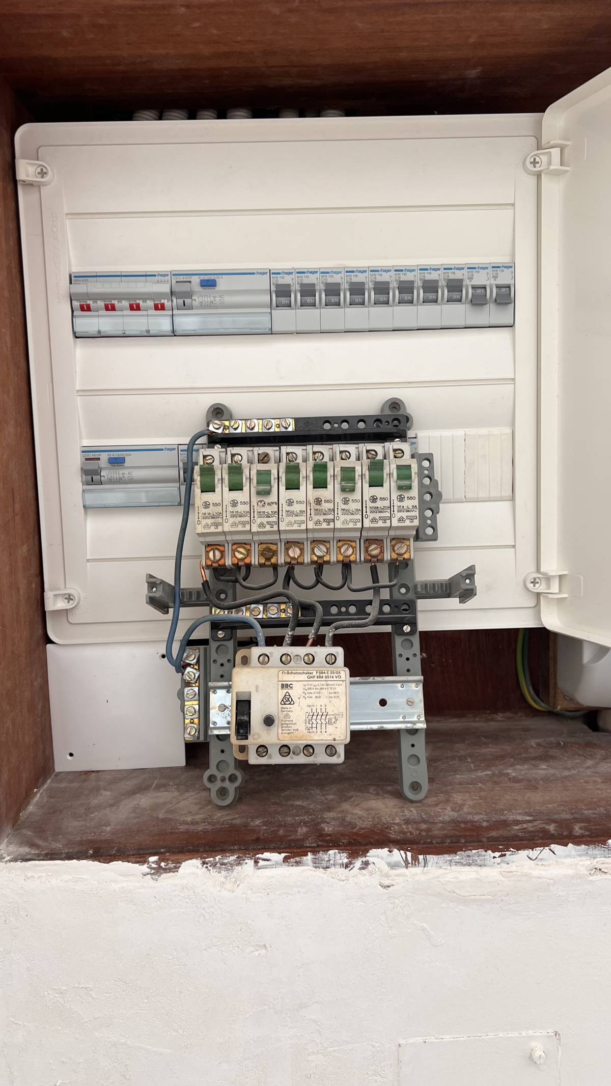 Central Faz Sistemas Elétricos - Mafra - Réparation d'interrupteurs et de prises