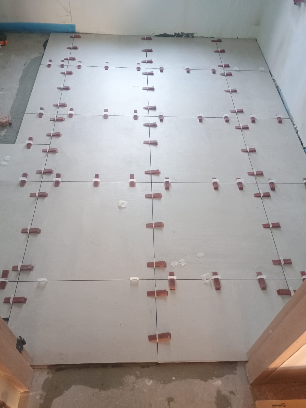 WORKER CONSTRUCTION - Amadora - Remodel a Room