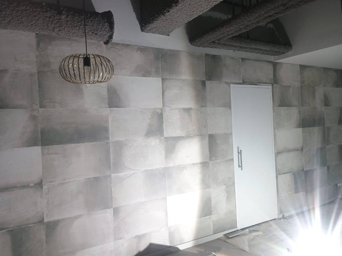 WORKER CONSTRUCTION - Amadora - Drywall Installation and Hanging