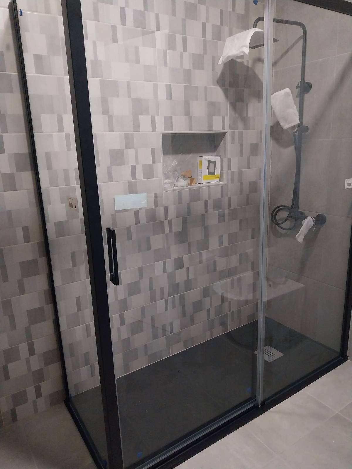 Paulo Alexandre Rodrigues Esteves - Coimbra - Stone or Tile Flooring Installation