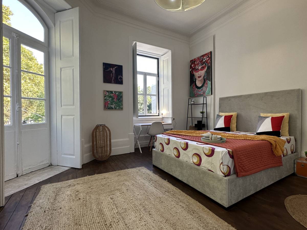 GHC PROPERTIES - Coimbra - Suspensão de Quadros e Instalação de Arte