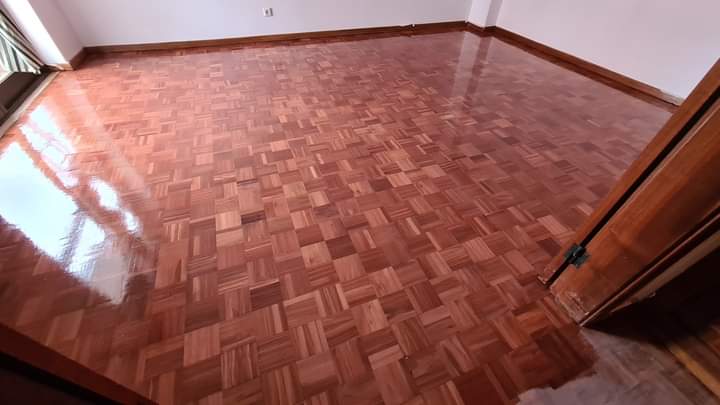 Remodelar Sonhos - Moita - Vinyl- oder Linoleumboden reparieren oder ausbessern