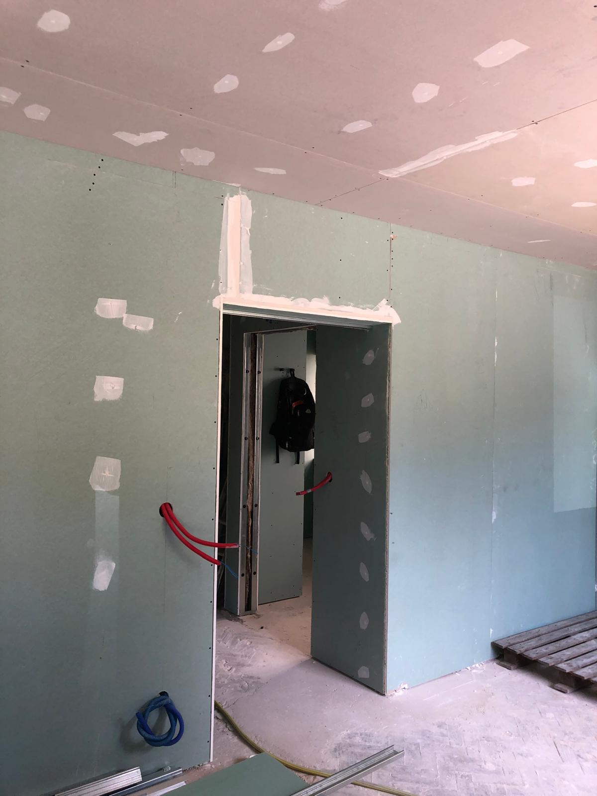 WORKER CONSTRUCTION - Amadora - Lamp Installation