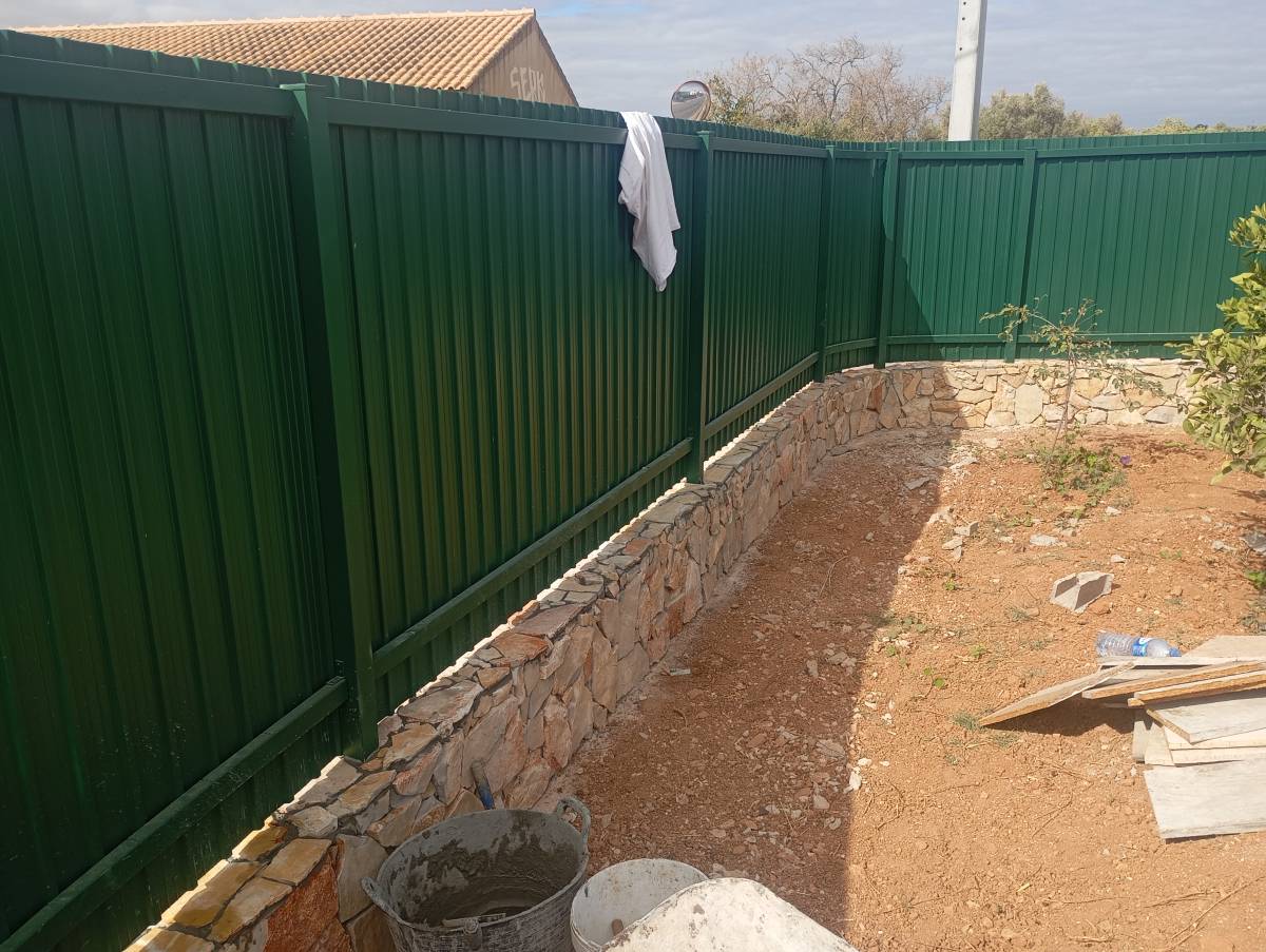 Amândio - Albufeira - Instalação ou Substituição de Calhas