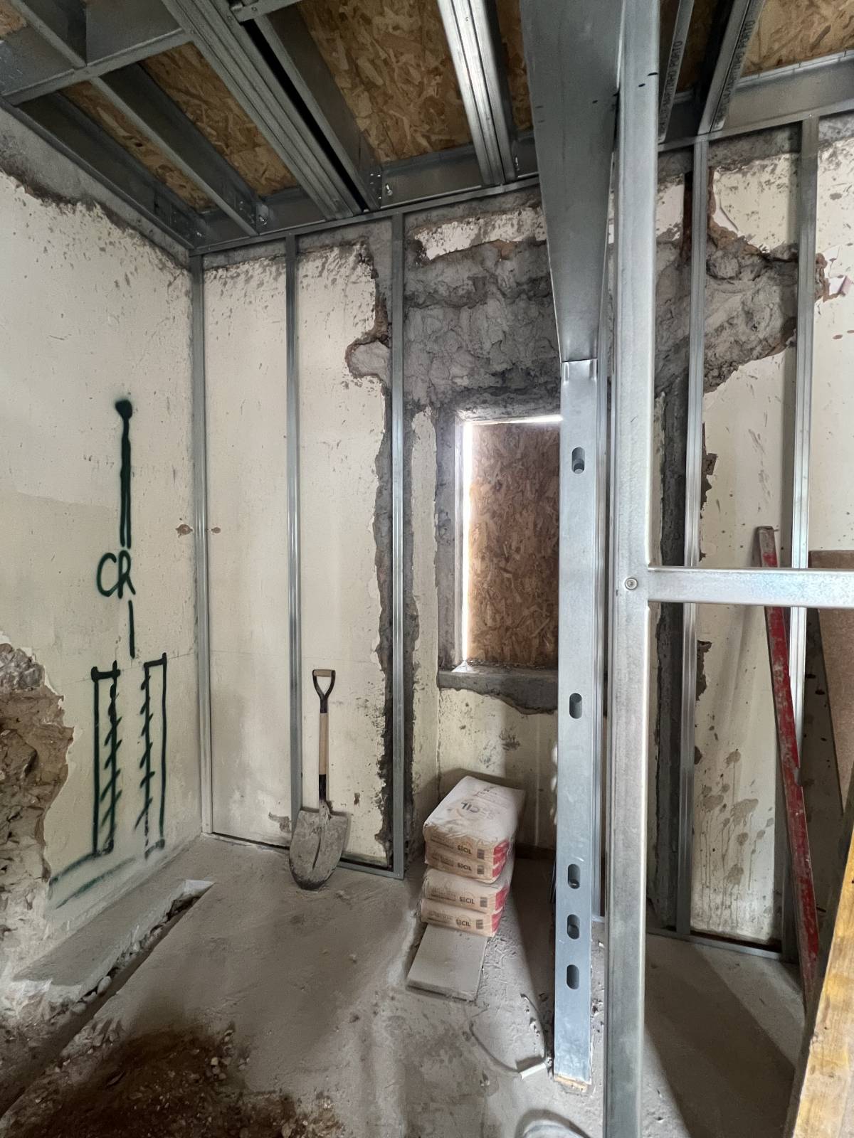 Almeida remodelação - Leiria - Stone or Tile Flooring Installation
