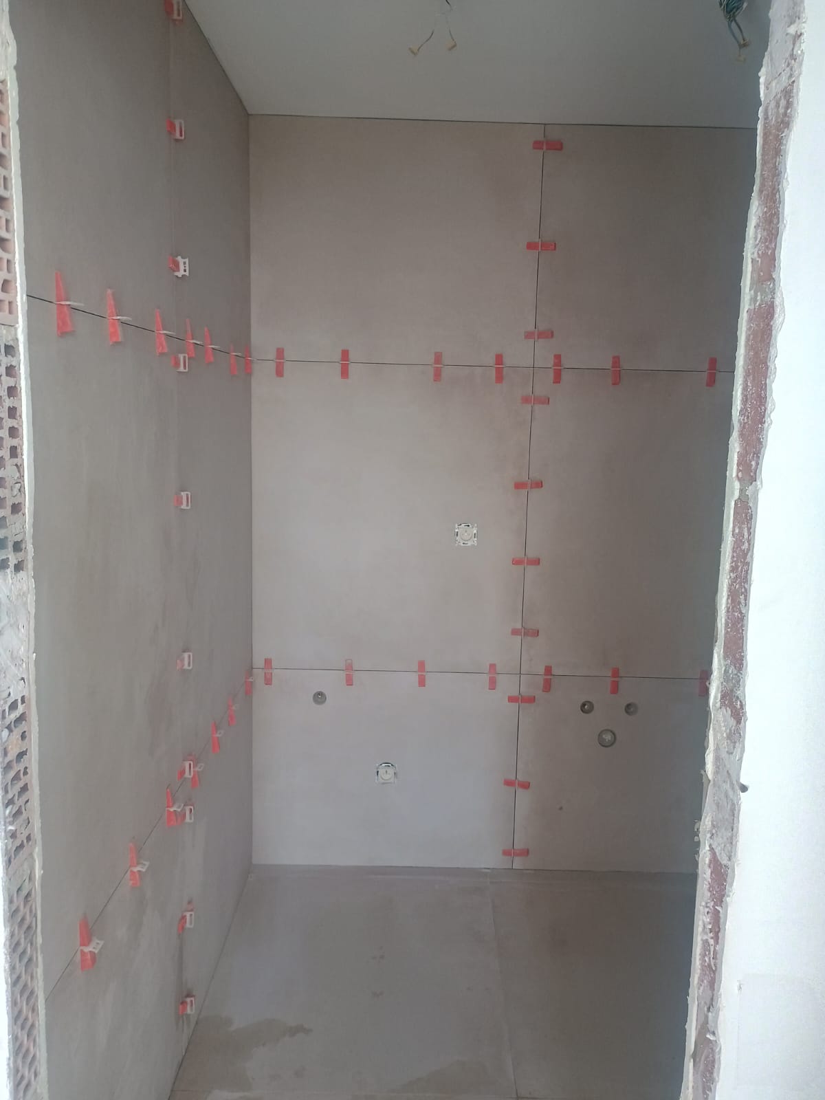 WORKER CONSTRUCTION - Amadora - Demolition Services