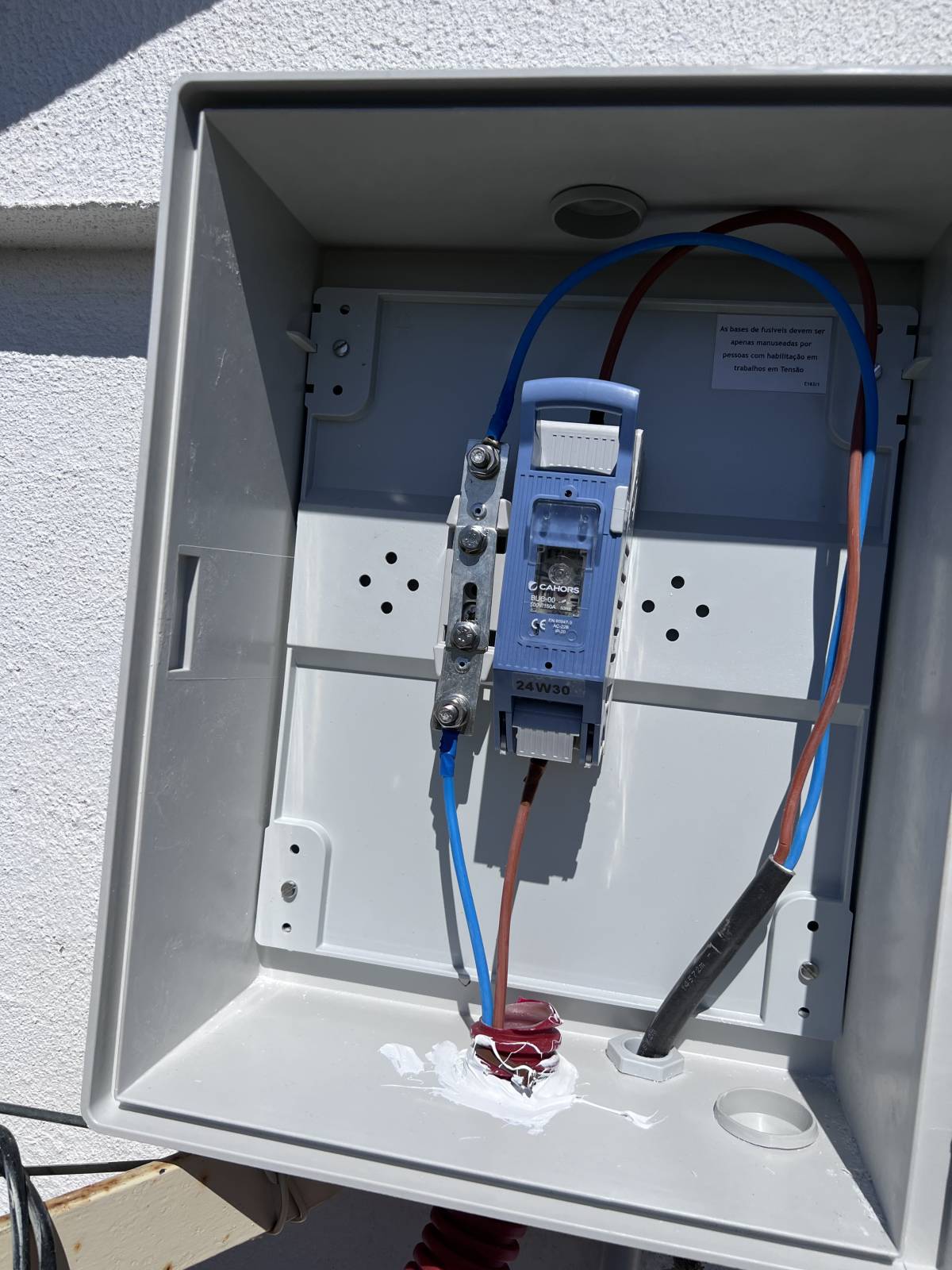 Central Faz Sistemas Elétricos - Mafra - Installation d'interrupteurs et de prises