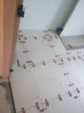 WORKER CONSTRUCTION - Amadora - Hardwood Floor Repair or Partial Replacement