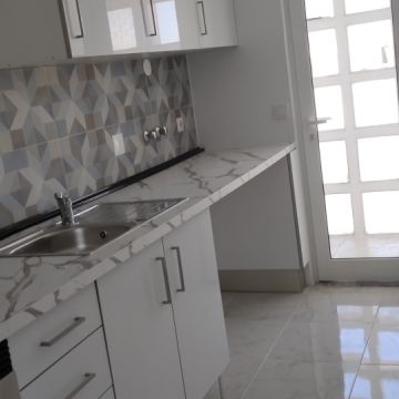 Mário Casadinho - Sesimbra - Möbelmontage