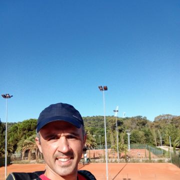 Tiago Chaves - Aulas de Ténis - Sintra - Clases privadas de tenis (para mí o mi grupo)