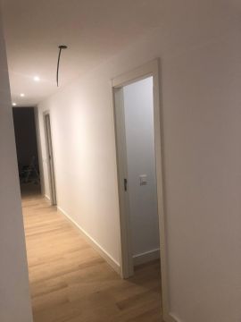 WORKER CONSTRUCTION - Amadora - Siding Installation, Repair, or Removal