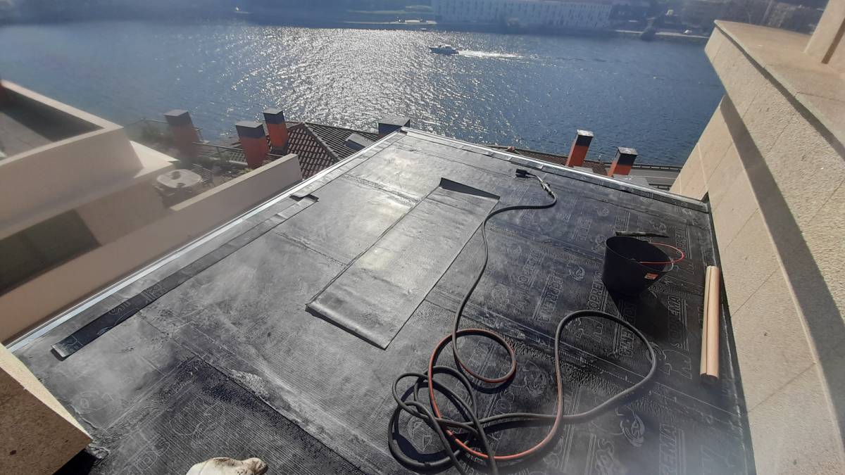 ImperSealment - Valongo - Roof Installation or Replacement