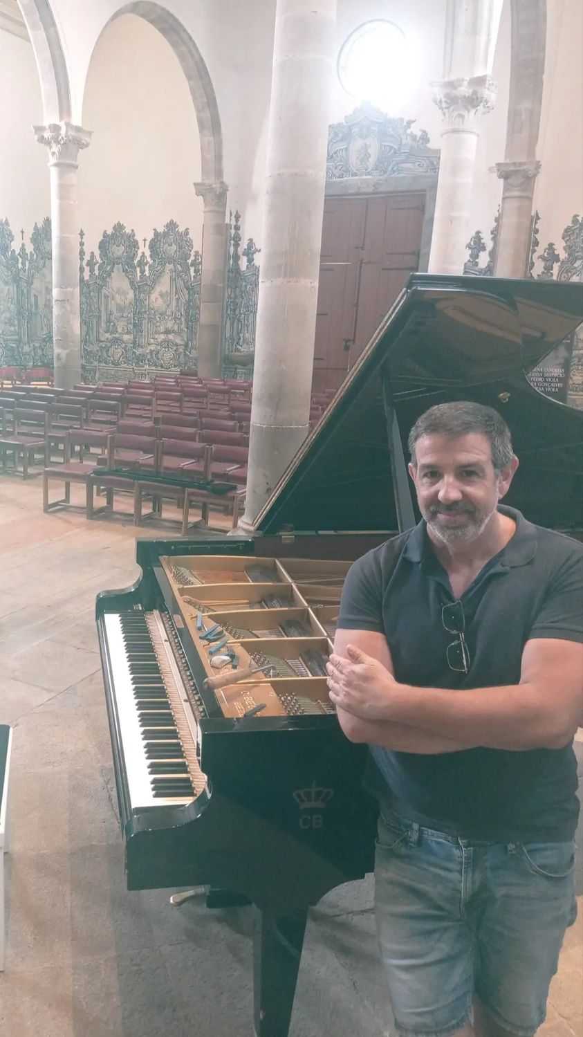 Osvaldo Fernandes Afinador de Piano/Piano tuner Algarve - Olhão - Afinação de Piano