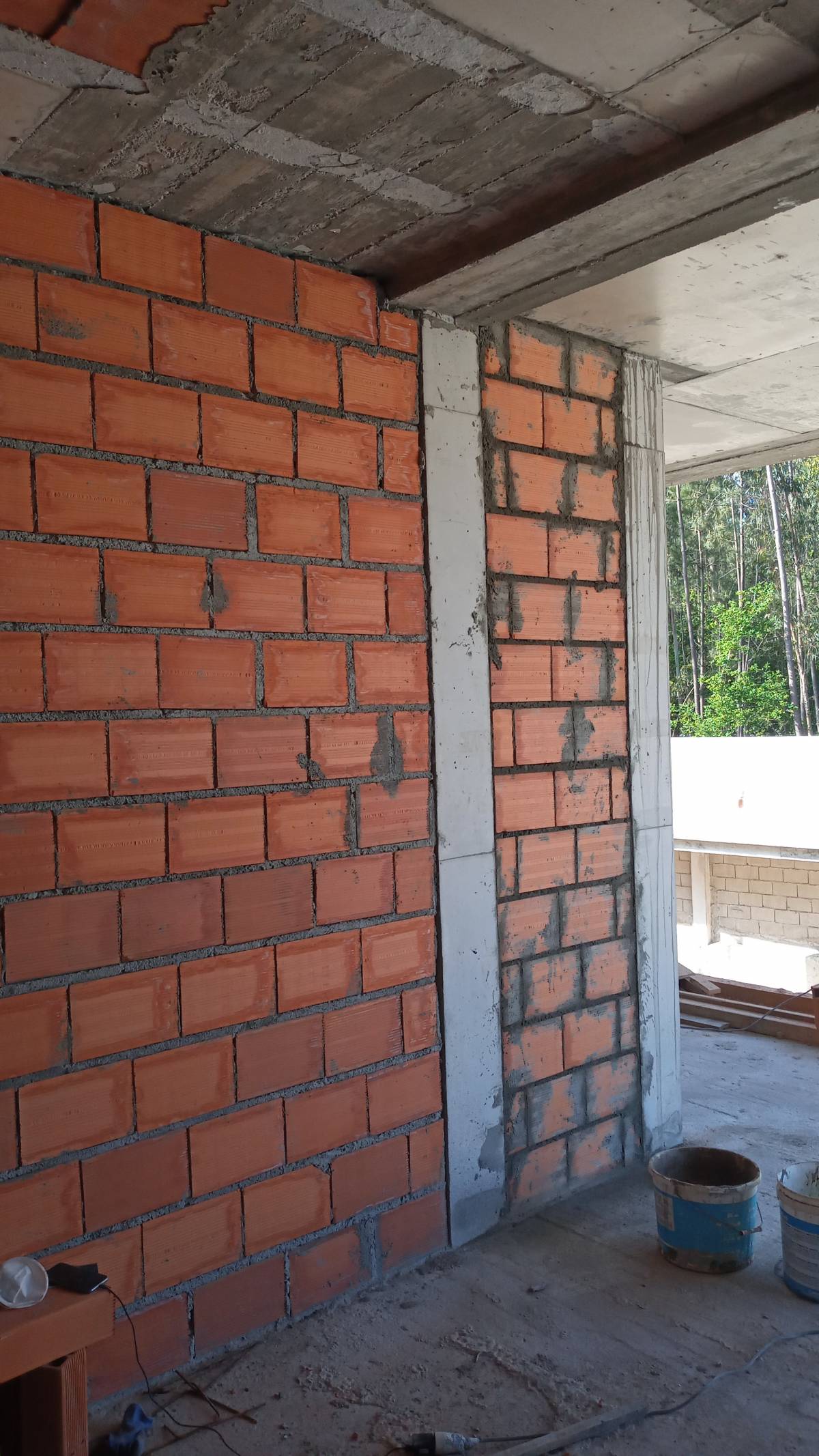 Reginaldo - Guimarães - Interior Wall Addition