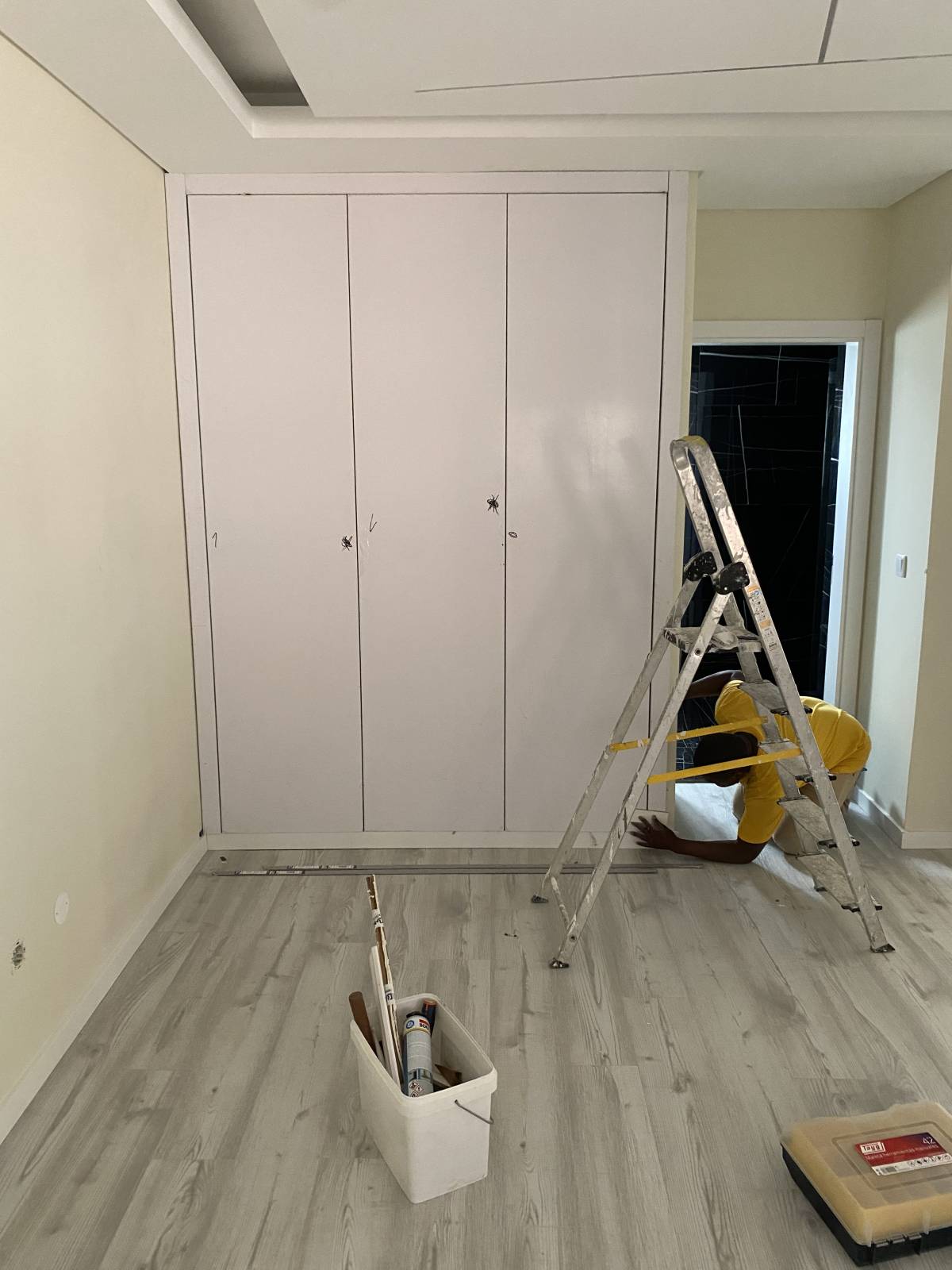 João Almeida - Loures - Schrank reparieren