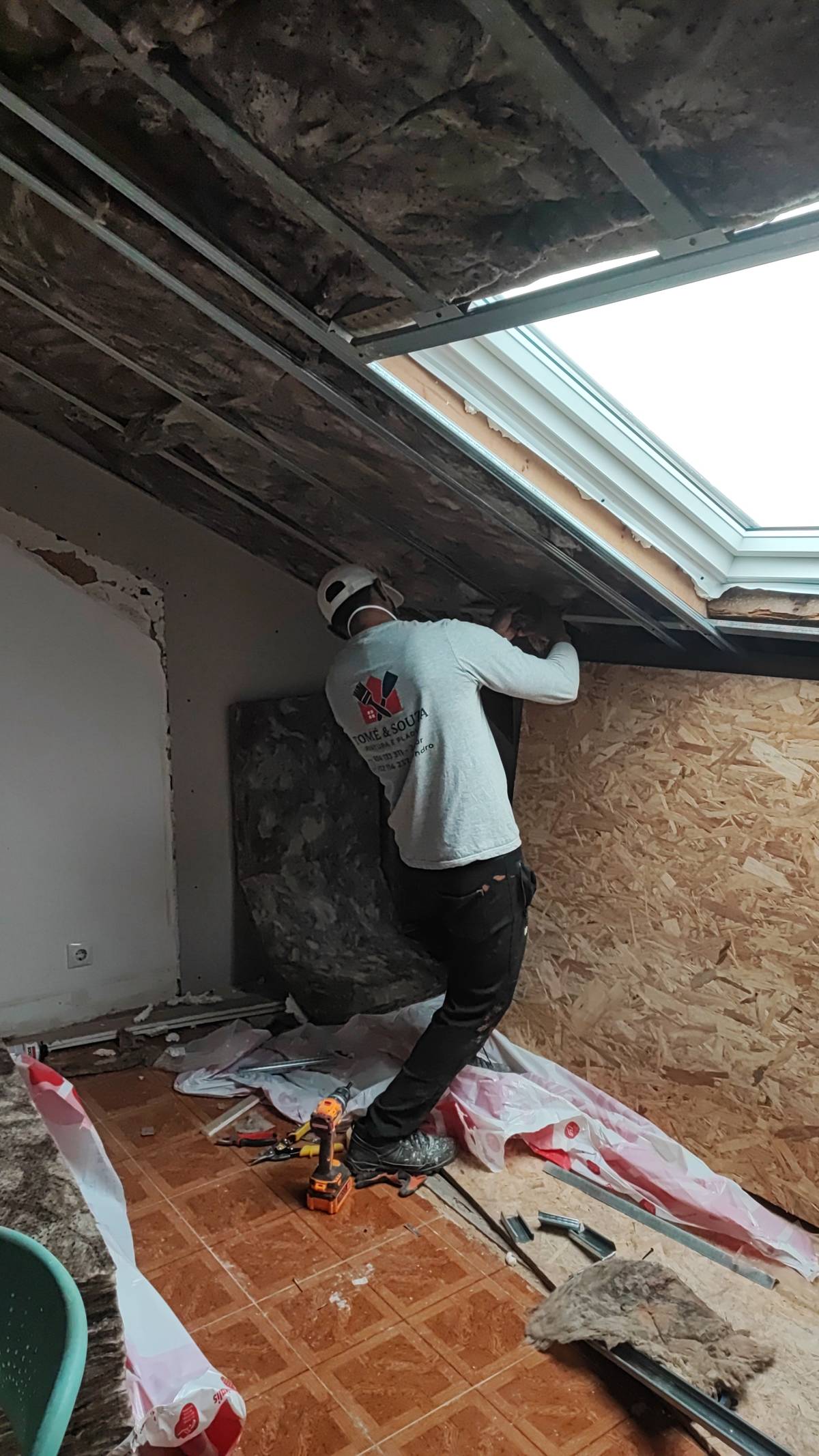 Tomé & Souza pinturas e Pladur - Mafra - Instalação de Pavimento em Pedra ou Ladrilho