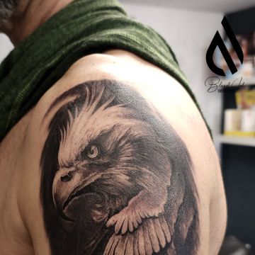Blood Ink Tattoo Studio - Viseu - Tattoo und Piercings